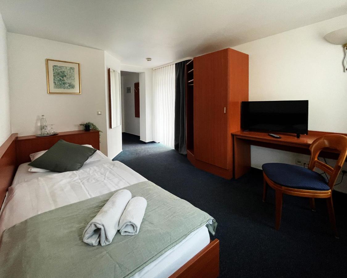 Hotel Am Malerwinkel Вертхайм Екстериор снимка