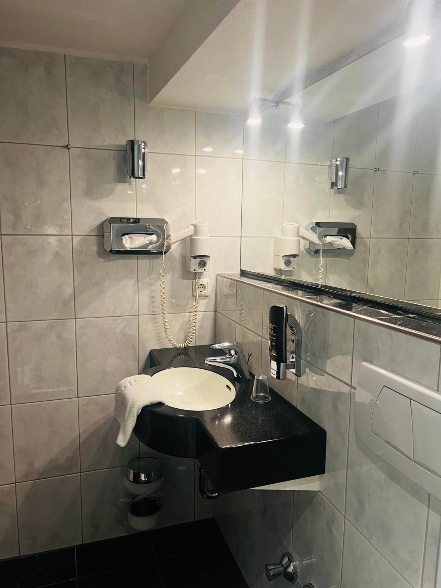 Hotel Am Malerwinkel Вертхайм Екстериор снимка